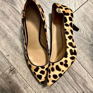 Tory Burch real fur Brown and Black Heels with Sleek Silhouette
